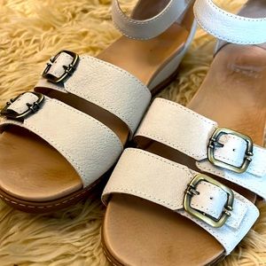 Dansko White sandals size 39. Fresh Summer Comfort!!